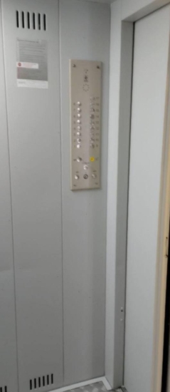 ул. Радужная, д. 29, подъезд 1 и ул. Георгиевская, д. 3, подъезд 2 — покрасили кабины лифтов