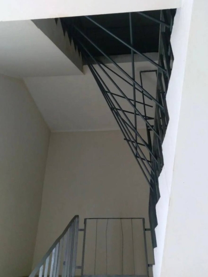 Барышевская роща, д. 2 — отремонтировали петли решетки, а также провели еженедельный осмотр чердаков и опечатали их