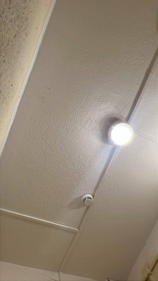 Южный квартал, д. 7 — заменили плафон потолочного светильника